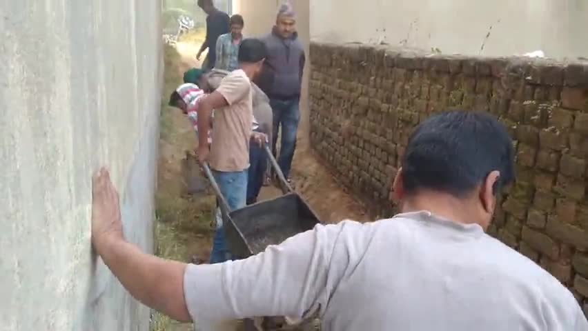 चंदनकियारी: चंदनकियारी के छठ घाटों का साफ सफाई करते स्थानीय लोग..
#आवाम_की_आवाज