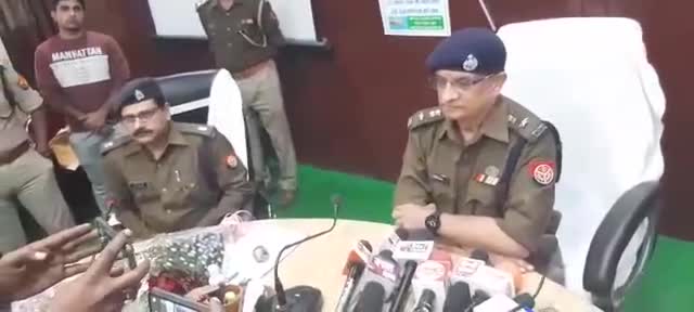 मैनपुरी पुलिस अधीक्षक के निर्देशन में मैनपुरी परामर्श केंद्र से 20 जोड़ो को किया गया विदा
#mainpurinews #mainpuripolice
