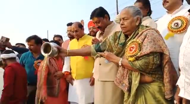 पनकी नहर में छट पर्व पर उमड़ा भीड़।
@छट पर्व #छट पर्व