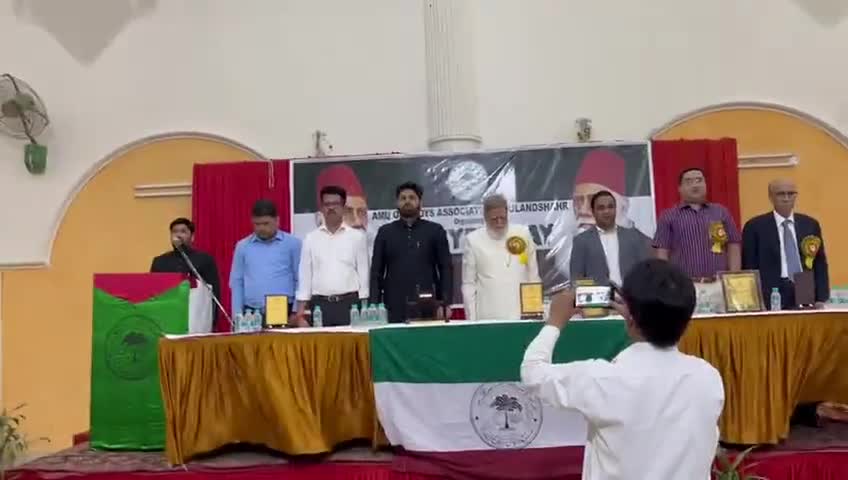 #sirsyedday2021
#rashtriyeadhyakshyuvjansabhasamajwadiparty