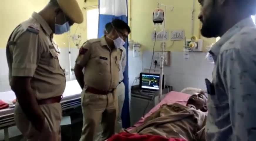 भीलवाड़ा: मांडल थाना क्षेत्र में हुई चाकूबाजी, घायल युवक को महात्मा गांधी अस्पताल में कराया गया भर्ती #चाकूबाजी #अपराध