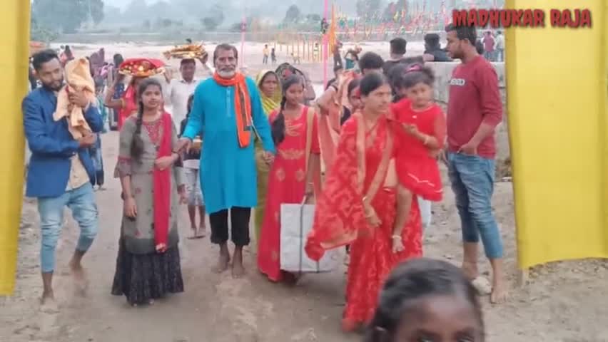 मेघातरी :- अस्ताचलगामी सूर्य को अर्घ्य के साथ लोक आस्था का महापर्व छठ पूजा संपन्न । #chhathpuja#Meghatari#s.s.s.tutorial