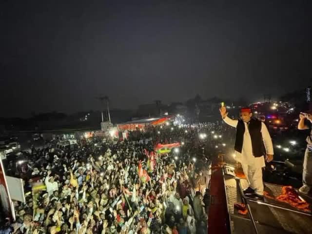 "पूर्वांचल से निकला संदेश, आ रहे हैं अखिलेश"

#समाजवादी_विजय_यात्रा