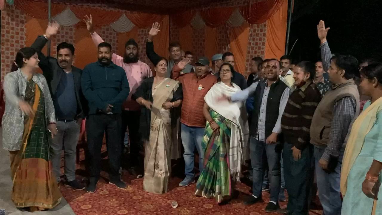 #कांग्रेस द्वारा चलाए जा रहे #घर_घर_कांग्रेस #गांव_गांव_कांग्रेस अभियान के दौरान कल रात्रि ग्राम प्रधान निशा कुल्याल जी के आवास पर रात्रि चौपाल के दौरान ।।
#जय_उत्तराखंड 
#जय_कांग्रेस