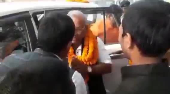बिहार के उपमुख्यमंत्री तारकिशोरजी का कैमूर जिले के कुदरा मे भव्य स्वागत किया गया
#भोजपुरियाँ_बाबा_विकासजी #bihar #news