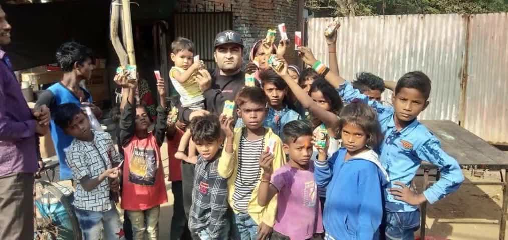 आइये हम सब मिलकर बाल दिवस के मौके पर प्रत्येक बच्चे के लिए अच्छी शिक्षा,पालन पोषण,देखभाल और सुरक्षा करने का संकल्प लें।
#ChildrensDay #बालदिवस