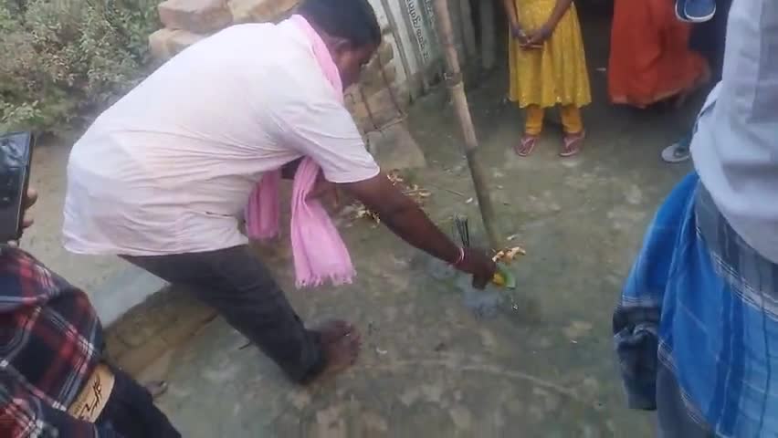 #Bablu mukhiya ne Jeet ke khusi me sosal distended ka palan karte hue ek ek janta se mile#पंचायत_चुनाव