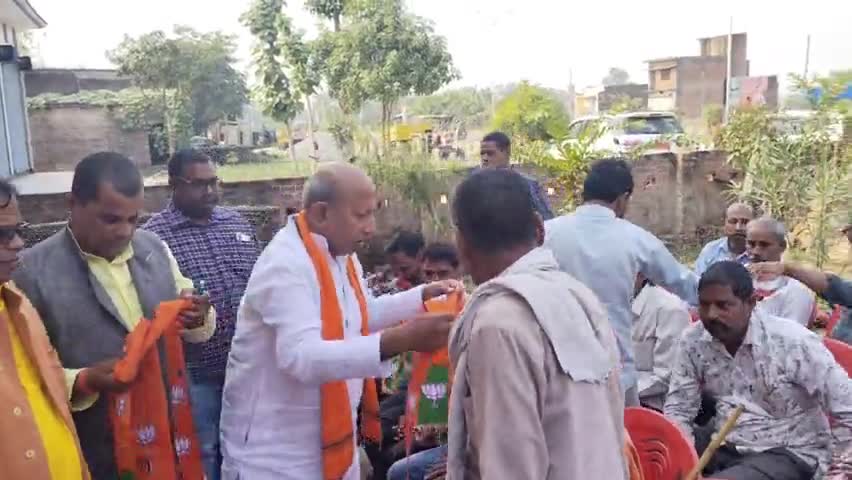 हाटा विधानसभा के वार्ड नंबर 18 पैकौली में #सदस्यता_अभियान के अंतर्गत 58 लोगों को भाजपा की सदस्यता दिलाई एवं भाजपा का पट्टा पहना कर स्वागत किया।
#मेरा_परिवार_भाजपा_परिवार