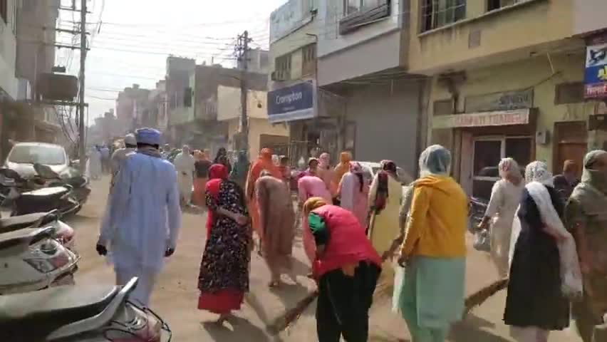 सिरसा: Nagar kirtan Yatra in Sirsa Haryana
#gurupurnima #gurupurav #krishanarao
#sirsabreaking #mangelal90 #public