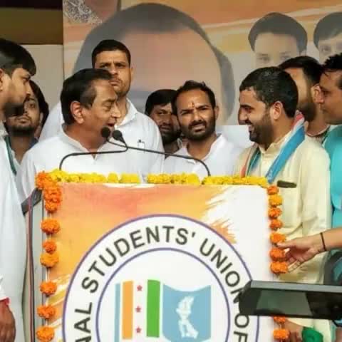 मध्यप्रदेश के पूर्व मुख्यमंत्री, कांग्रेस पार्टी के वरिष्ठ नेता आदरणीय कमलनाथ जी को 75वे जन्मदिन की ढेरों मंगल शुभकामनाएं ।
आप सदैव स्वस्थ रहे और हम सभी का मार्गदर्शन करते रहे ऐसी कामना करता हूँ ।
#VTripathiINC