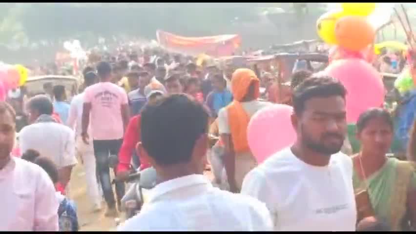 देेेवरिया: #कार्तिक मास पूर्णिमा के आसमान पर देवरिया के हेतिमपुर में लोगों की लगी जमावड़ा जहां हजारों की संख्या में किया स्नान