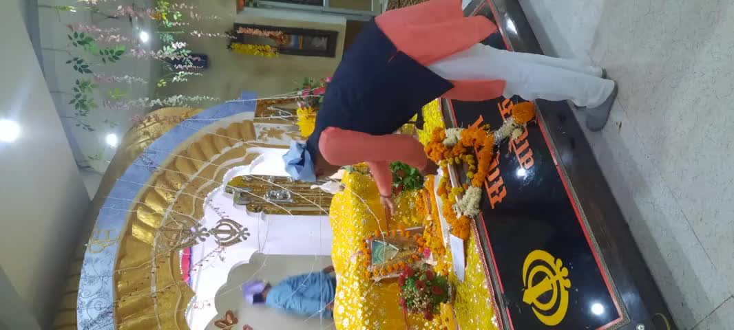 सिख पंथ के संस्थापक गुरु नानक देव जी की जयंती पर गुरुद्वारे पहुँच कर नमन कर आशीर्वाद लिया
 #BJP4TIKAMGARH #BJP4MP