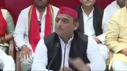 आज किसानों के संघर्ष और शहादत की जीत हुई।
'श्री अखिलेश यादव जी का कथन भी सत्य हुआ ' 
#सत्यमेव_जयते 
#जय_किसान #जय_हिन्दुस्तान
किसान एकता जिंदाबाद