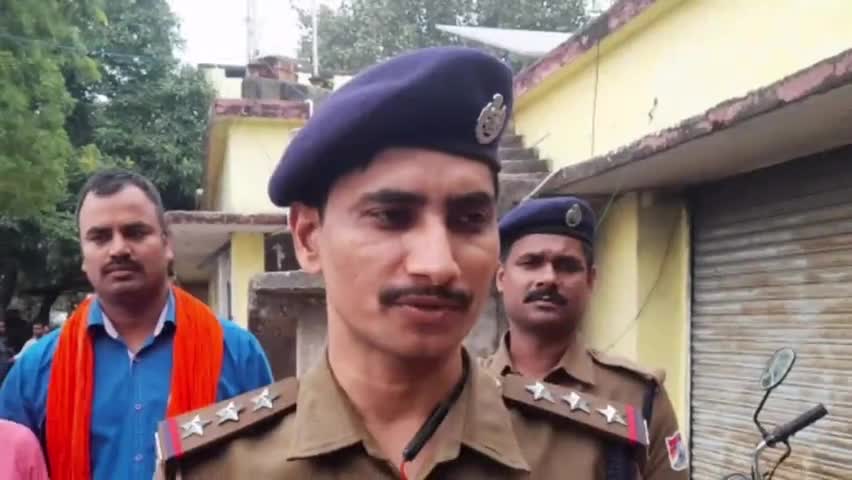 बेलछी: #बेलछी थाना अंतर्गत प्रियदर्शी इंटरप्राइजेज #साइबर कैफे में #RPF टीम ने #छापेमारी कर #रेल #टिकट जालसाज को किया #गिरफ्तार