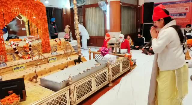 *गुरु पर्व पर #महापौर_श्रीमती_अनिता_ममगाईं_जी ने शहर की खुशहाली के लिए कराई अरदास*
#anitamamgain #nagarnigam #rishikesh