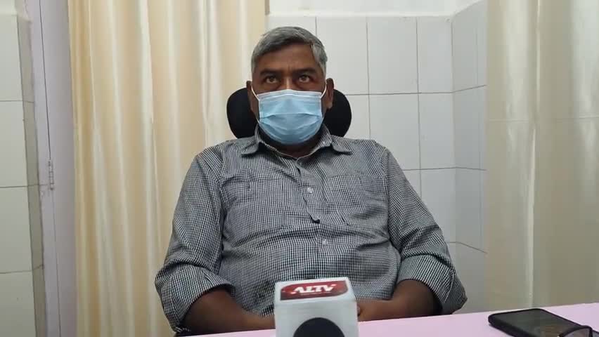 जालौन के जिला अस्पताल उरई में मरीजो का नही हो पा रहा इलाज, CBC और LFT की जांच किट हुई खत्म-

#jalaun #Orai #Vickyjalaun