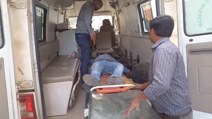 देेेवरिया: पोखर भिंडा के पास ओवरटेक करने में 2 बाइकों की हुई टक्कर, एक युवक गंभीर रूप से हुआ घायल @SP
