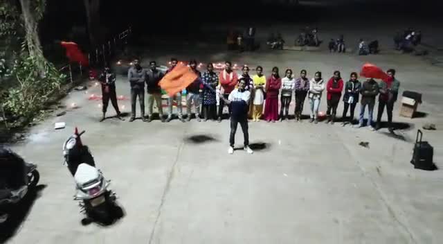 अखिल भारतीय विद्यार्थी परिषद जिला राजगढ़ की ब्यावरा इकाई के कार्यकर्ताओं द्वारा महान वीरांगना रानी लक्ष्मीबाई जी की 193 वी जन्म जयंती के उपलक्ष्य में 625 स्क्वेयर फीट की बड़ी रंगोली बनाकर उनको श्रद्धांजलि दी ।।
#RaniLaxmiBai 
#abvprajgar