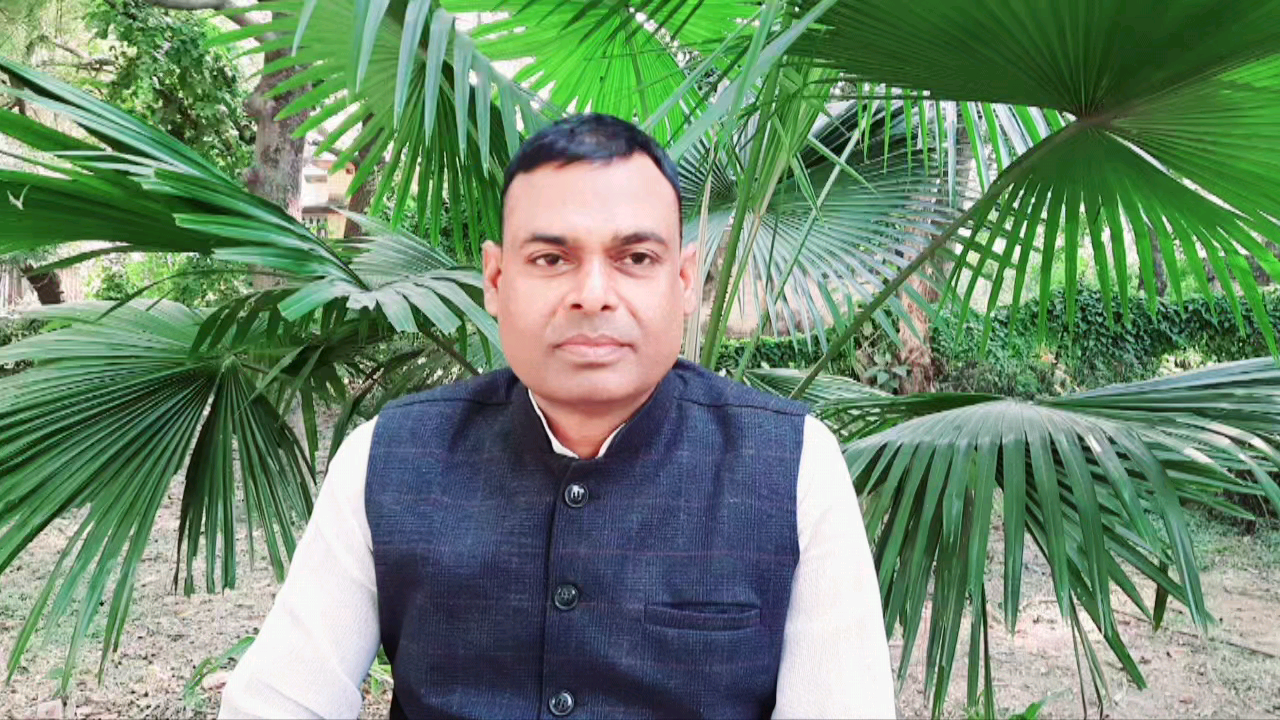 #बिहार में #शराबबंदी पूरी तरह से #फेल। शराबबंदी के नाम पर तो अब पुलिस शादी विवाह  में भी #महिलाओं का रूम सर्च कर रही है।