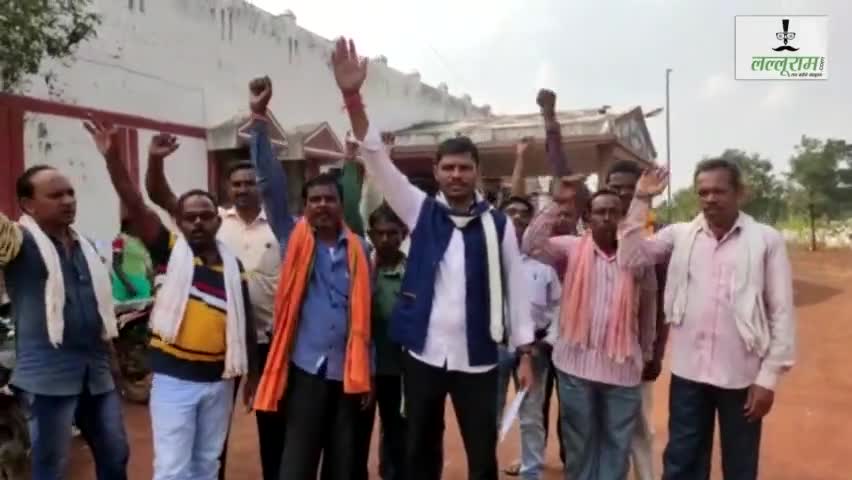 धमतरी: नए धान खरीदी केंद्र को लेकर ग्रामीणों ने किया चक्काजाम करने का ऐलान #cg #news #cgnews #चक्काजाम