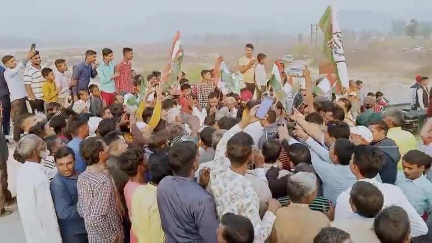 लक्सर: विधानसभा #हरिद्वार_ग्रामीण के न्याय पंचायत #लालढांग में  पदयात्रा में उमड़ा जनसैलाब।