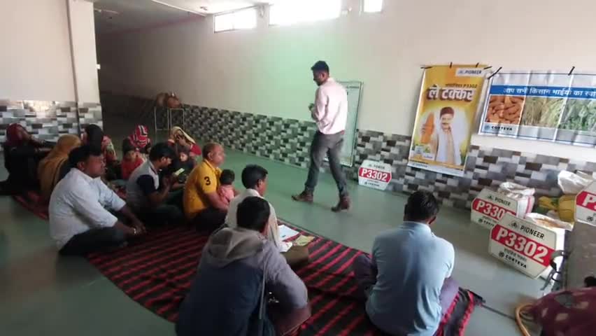 हुरड़ा: किसान संगोष्ठी का आयोजन किया कोरटेवा एग्रीसाइंस poineer कंपनी की तरफ से सरेरी गांव में #bhilwara #bhilwarawale