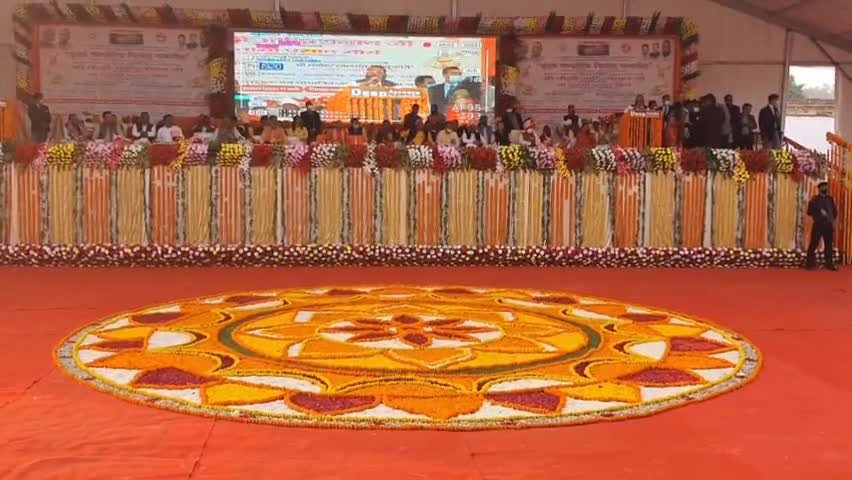 फैज़ाबाद: राम नगरी अयोध्या में विवाह के बंधन में बंधे 3915 जोड़ें, सीएम योगी ने दिया आशीर्वाद
#ayodhaya 
#cmyogiadityanath