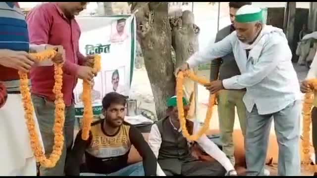 मीरगंज: #फतेहगंज पश्चिमी में अवैध स्कूल के खिलाफ चल रहा धरना 12 दिन भी जारी रहा।#