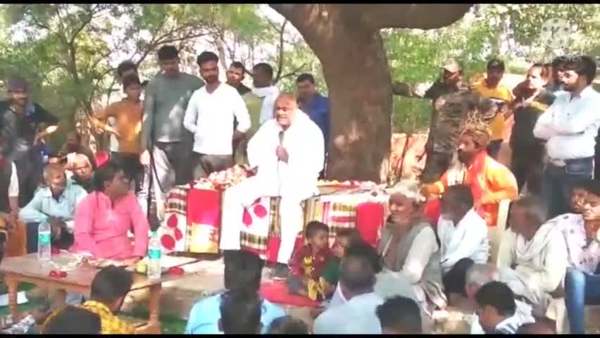 पिछोर #क्षेत्रीय  विधायक के पी सिंह कक्काजू का एक दिवसीय द्वारा ग्राम पिपरा में लोगों की समस्याओं को सुना गया