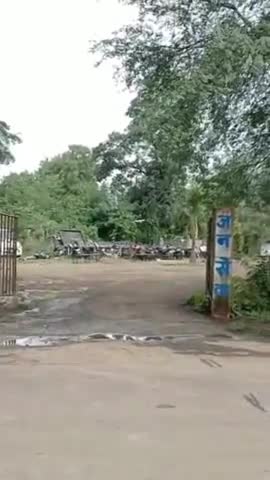 नटेरन: नटेरन के नया गोला पर मोटरसाइकिल चालक गाय को बचाने के चक्कर में हुआ एक्सीडेंट अस्पताल में इलाज जारी पुलिस मौके पर #पहुंची
