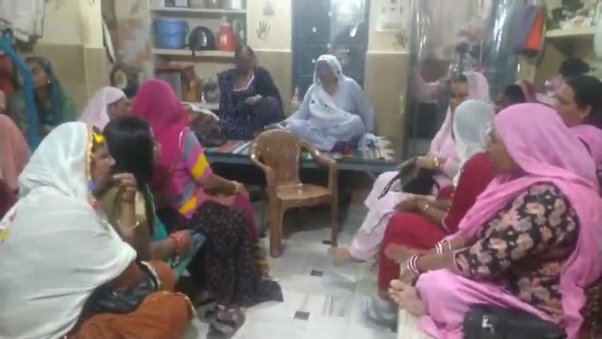 हनुमानगढ़: #किन्नर समाज में इलाके का विवाद फिर गहराया पूर्व पार्षद छैनोबाई के दुर्गा कॉलोनी स्थित निवास स्थान पर हुई बैठक