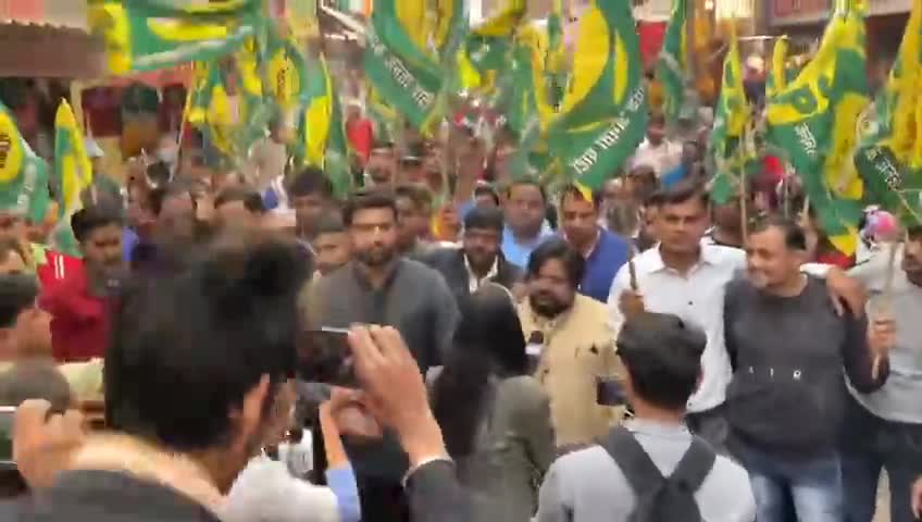 आज ओल्ड फरीदाबाद में युवा जजपा द्वारा निकाली गयी धन्यवाद यात्रा। उप मुख्यमंत्री दुष्यंत चौटाला जी द्वारा युवाओं को प्राइवेट नौकरियों में 75% आरक्षण देने की खुशी में हुआ इस यात्रा का आयोजन।

#jannayakjantaparty #nalinhooda