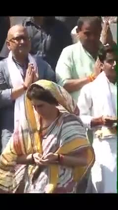 विजयी भव: ✌️
#AaRahiHaiCongress ✋
#priyankagandhi