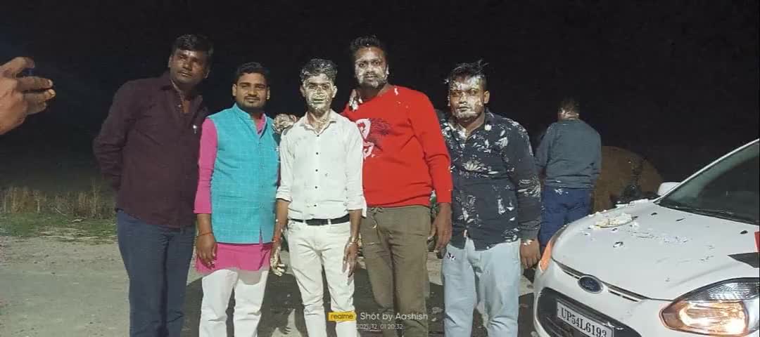 हृदय प्रिय छोटे भाई अमर पटवा  (  #नगर_पंचायत_भानपुर ) के जन्मोत्सव के कार्यक्रम में शामिल होकर  शुभकामनाएं दिया ।