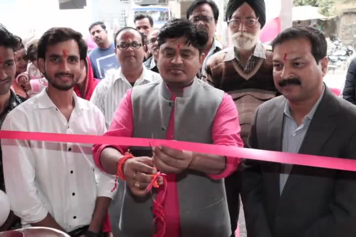 लखीमपुर खीरी:- जनपद की तहसील पलिया में रवि गुप्ता ने फीताकाट कर किया फ़िल्म स्टूडियो का शुभारंभ
#पलिया कलां
#लखीमपुर खीरी