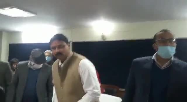 हल्द्वानी  के नगर निगम में आज बोर्ड बैठक आयोजित की गई ।
#HaldwaniNews #nagarNigamHaldwani
