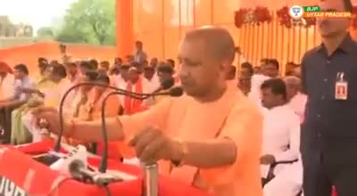 ये बैनर नीचे कर दो वरना हमेसा के लिए बेरोजगार हो  जाओगे - yogi
ये बात याद रखना  दोस्तों
#teamomer #surajsinghgonda