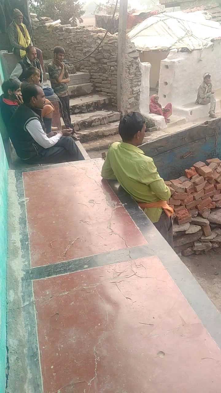 गुनौर: #pannacollector ग्राम नचनौरा में शासकीय जमीन में बनाया जा रहा है घर आम रास्ता को किया जा रहा है बंद