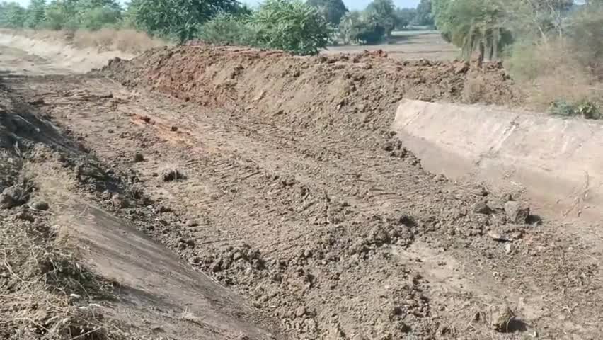 नटेरन: संजय सागर परियोजना कार्यपालन यंत्री प्रतिभा सिंह ने बताया कि सेऊ से लेकर पीपलधार तक जगह-जगह आउट #ऑफ कमांड
