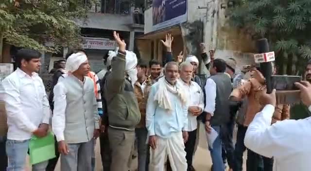 #जौरा_विधानसभा में बाजरा खरीदी को लेकर #किसानों के साथ हो रही लापरवाही को लेकर आज #तहसीलदार महोदय जौरा को #जिलाधीश महोदय मुरैना के नाम ज्ञापन पत्र सौंपा।।