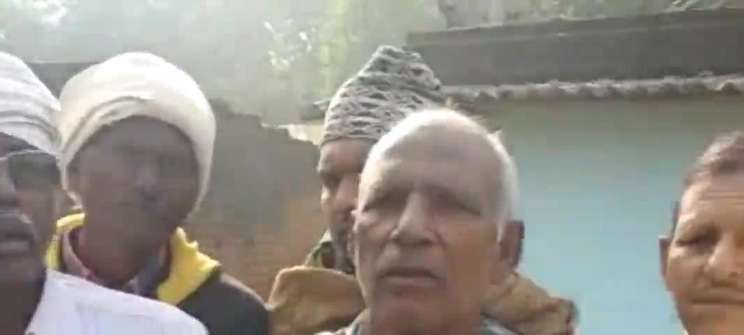 डंडा: डंडा में फूलन देवी का स्मारक लगाने को लेकर ग्रामीणों का हुआ बैठक #फूलन_देवी #बैठक