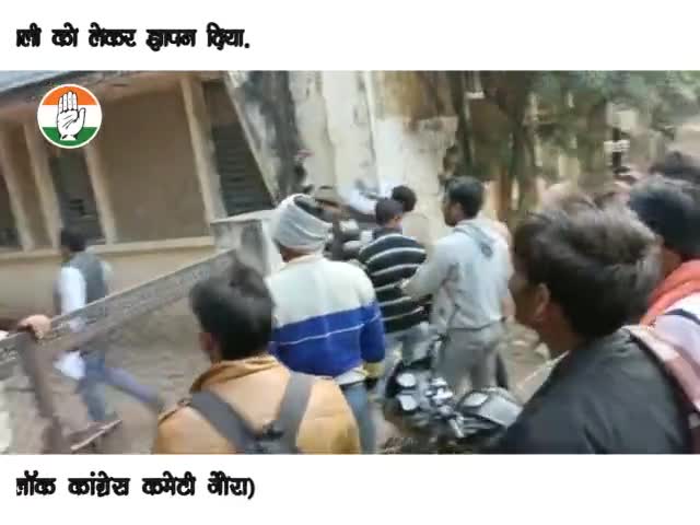 #जौरा_विधानसभा में बाजरा खरीदी को लेकर #किसानों के साथ हो रही लापरवाही को लेकर आज #तहसीलदार महोदय जौरा एवं कैलारस को #जिलाधीश महोदय मुरैना के नाम ज्ञापन पत्र सौंपा।