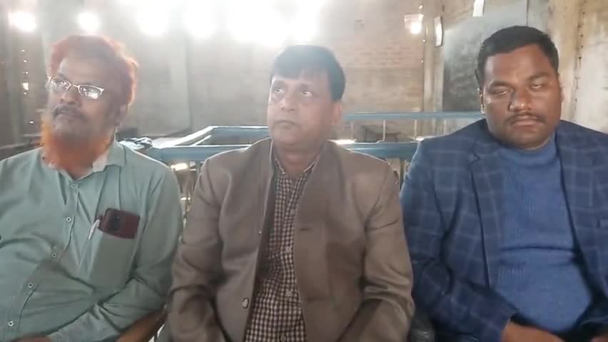पत्रकार प्रेस क्लब की बैठक हुई सम्पन्न। देखिये प्रदेश अध्यक्ष ने क्या कुछ कहा 

#Mau #Press #news #Viral #संगठन
