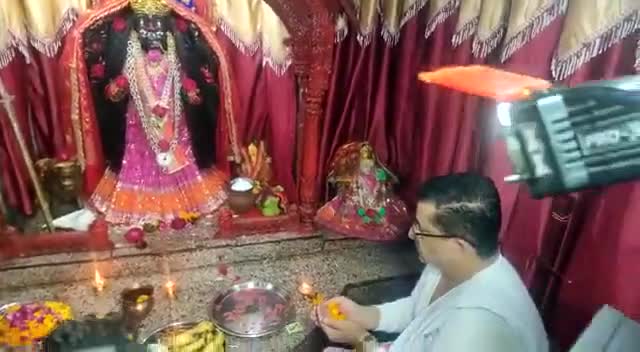 गाजियाबाद: देवी मंदिर में हरबीर नारायण सिंह त्यागी (वसीम रिज़वी) ने अर्चना देवी मंदिर में पूजा शुरू की।
#धर्म_परिवर्तन