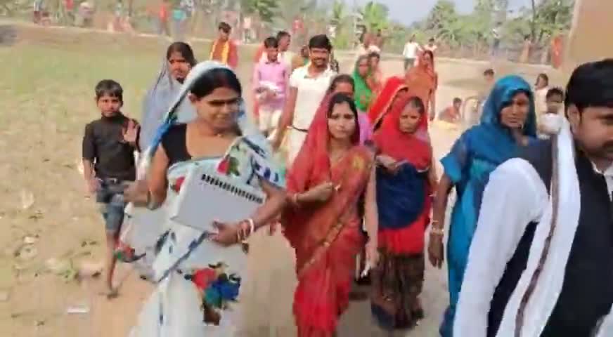 समस्तीपुर: मुखिया उम्मीदवार रेखा देवी ने चलाया जन संपर्क अभियान#publicpostlive