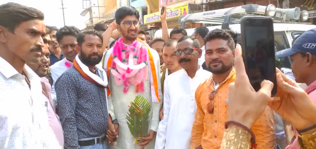 #छत्तीसगढ़ प्रदेश युवा कांग्रेस अध्यक्ष पूर्णचन्द्र पाढ़ी (कोको) का #गंडई मेन चैक में जोरदार
