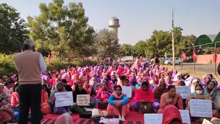 सिरसा: आंगनवाड़ी कार्यकर्ताओं का धरना प्रदर्शन जारी, मांगे पूरी न होने तक रहेगा आंदोलन जारी।।
#publicvoice24
