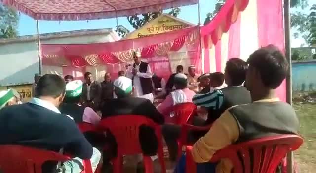 नजीबाबाद: राष्ट्रीय किसान यूनियन की एक पंचायत ग्राम मसनपुर बसेड़ा में हुई 
#राष्ट्रीयकिसानयूनियन
#राष्ट्रीयअध्यक्ष