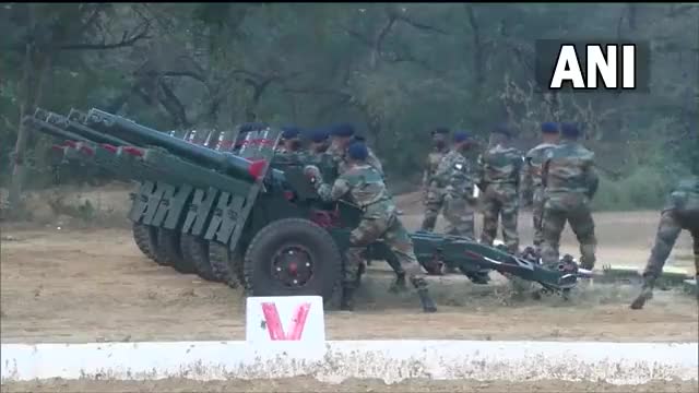 बहादुर पिता की बहादुर बेटियाँ.. 
नमन जनरल साब जी,पंचतत्व में विलीन
 🇮🇳🇮🇳🇮🇳
जय हिन्द जय भारत 
#BipinRawatSir