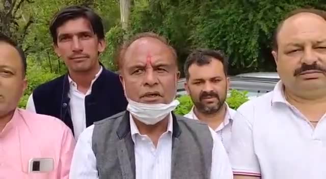 पझौता: राजगढ - ब्लाक कांग्रेस कमेटी द्वारा उप तहसील पझोता के नेरीपूल मे किया गया एक बेठक का आयोजन ।।